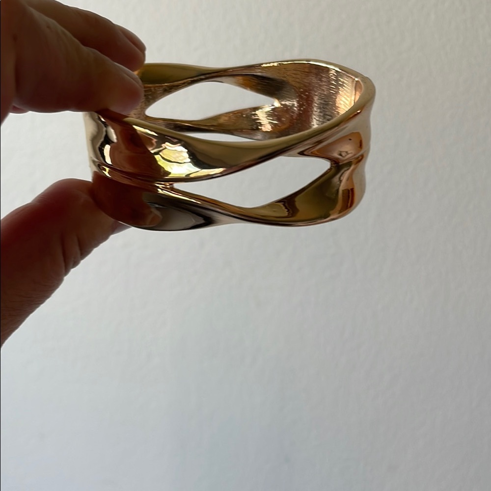 Elegant Gold-Tone Womens Cuff Bracelet - Picture 6 of 11